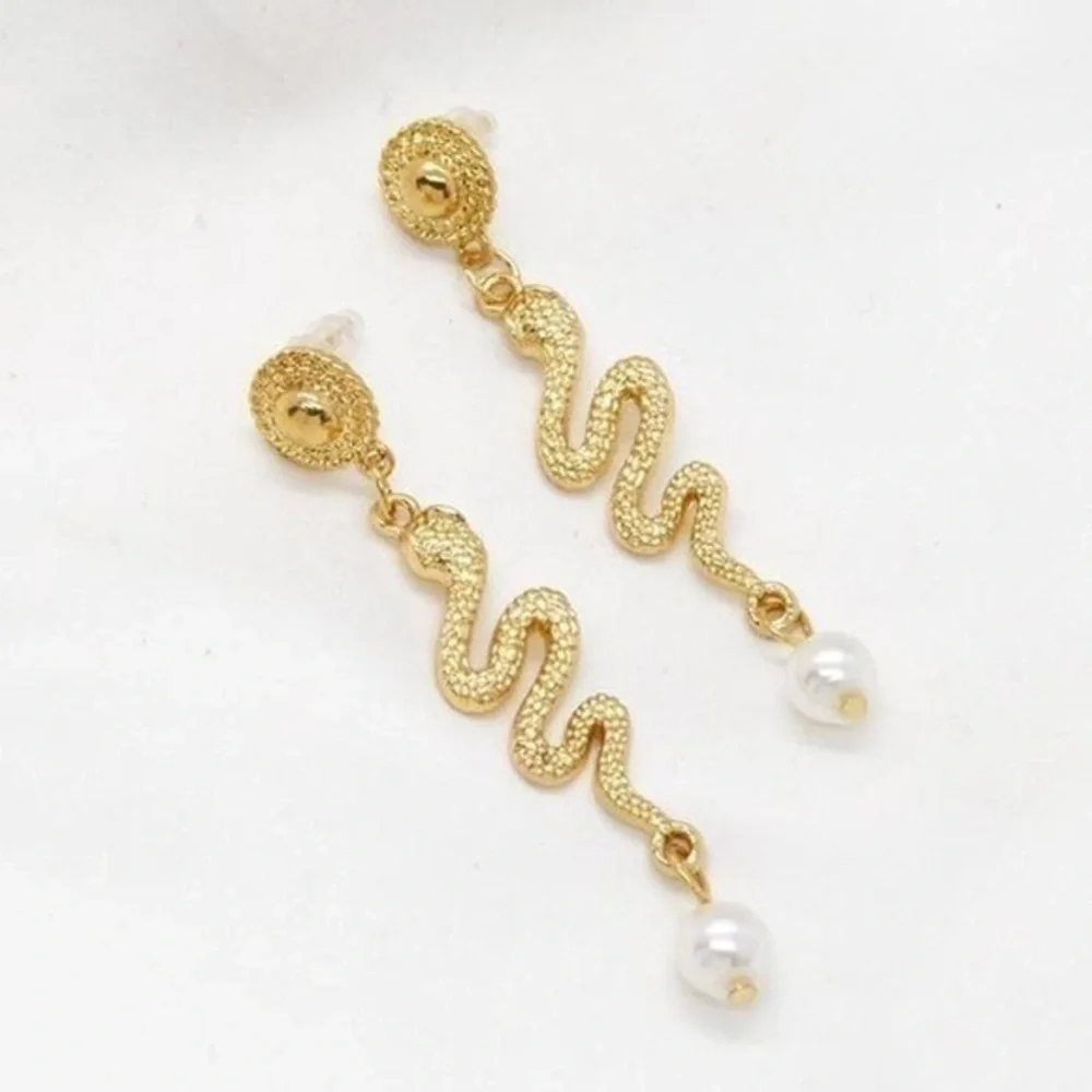 Pearl Snake Dangle Earrings – Boho Serpent Jewelry, Vintage Gothic Drop Earrings